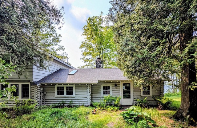 Valhalla - Quaint Cabin with Lake Superior Access and Sweeping Views!