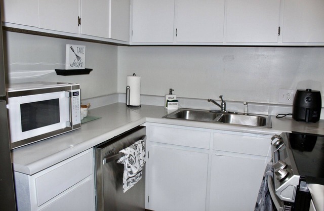 Varsity Views Apt 3mins From VSU