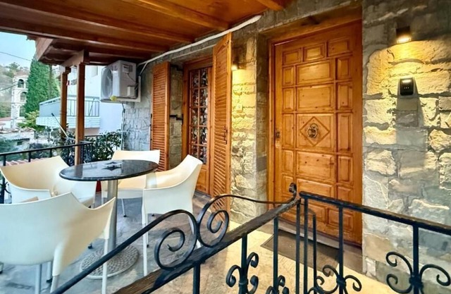 Vasilikis Stone House