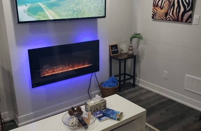 Velohome: Lovely 3-Bed, 2-Bath home close to Mattamy National Cycling Centre .