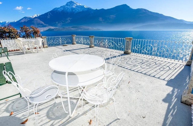 Vento Tivano garden holiday flat directly on the lake