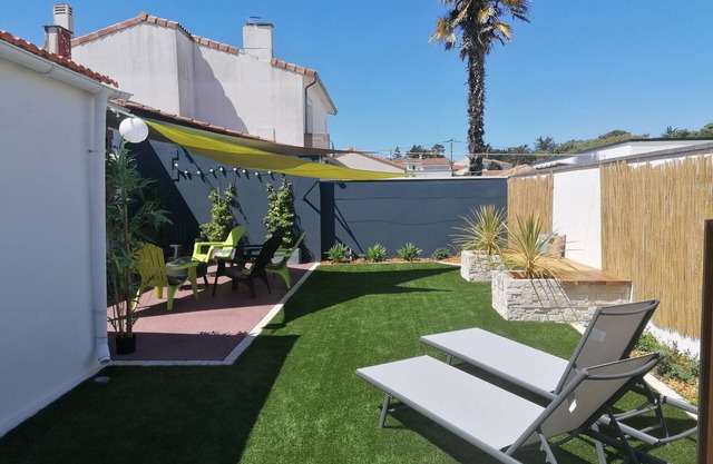 Very nice family home at the foot of the pedestrian street, adapted for disabled people.