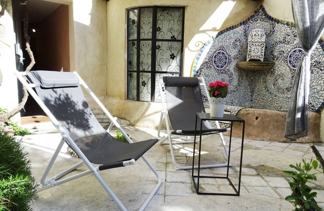 Very nice apartment, right in the center with private garden -