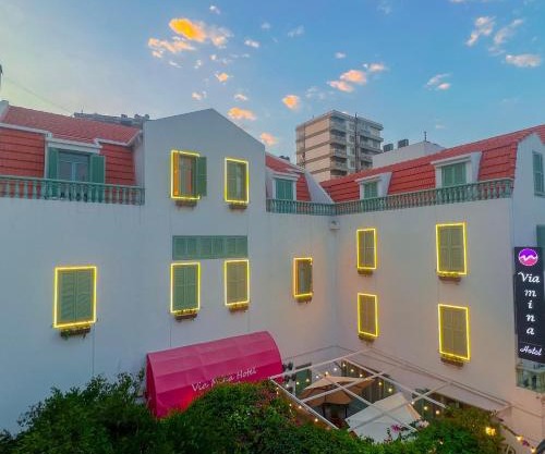 Via Mina Hotel