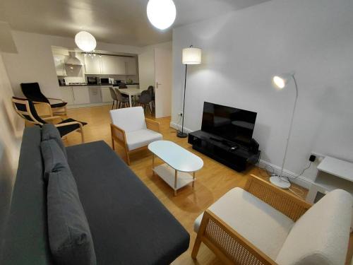 Vibrant 2 bedrooms flat in Bricklane