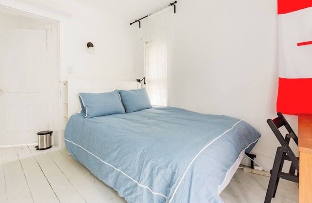 Victorian Charm meets Modern Luxury: Combined Houses with 6 Bedrooms, Sleeps 11