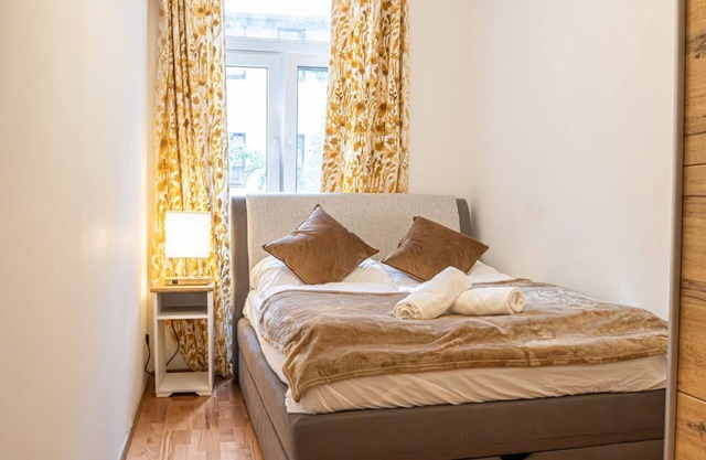 Vienna Serenity: 2 BR - Stylish and Central Escape