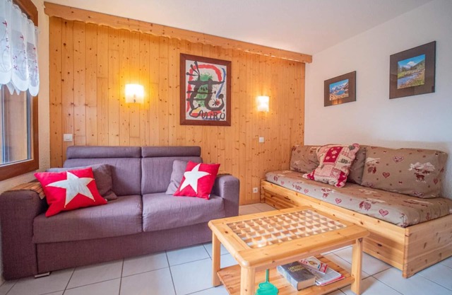 View ski slopes, terrace, tv, ski locker, 42m², Valmorel