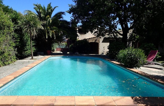 Villa 12p (8 ad max) with private pool. 1400 m2 of wooded grounds.