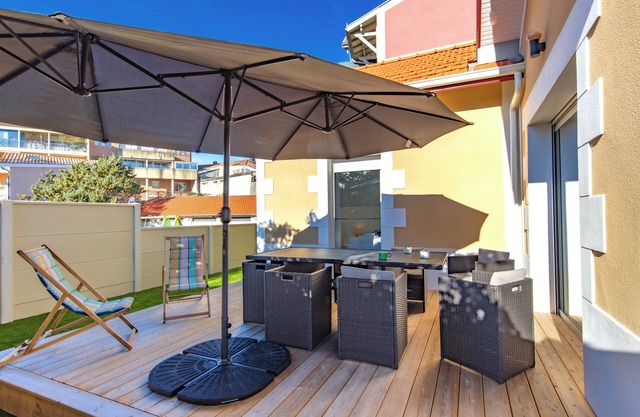 Villa 'Acacia - Centre-ville, Pmr' with Private Terrace, Wi-Fi and Air Conditioning
