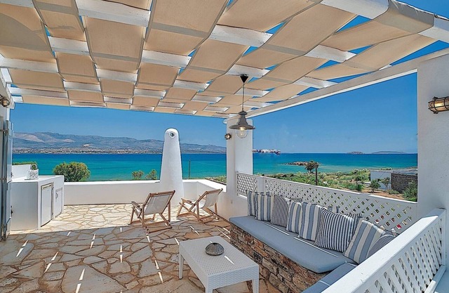 Villa 'Afroditi A' with Sea View, Wi-Fi and Air Conditioning