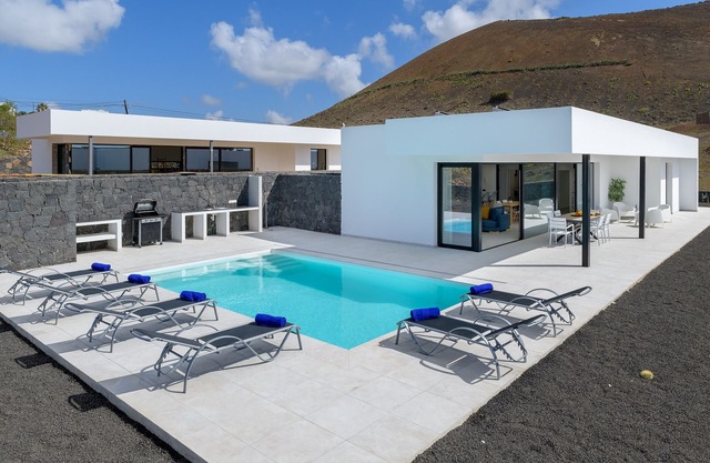 Villa Ainara, Conil village with swimming pool