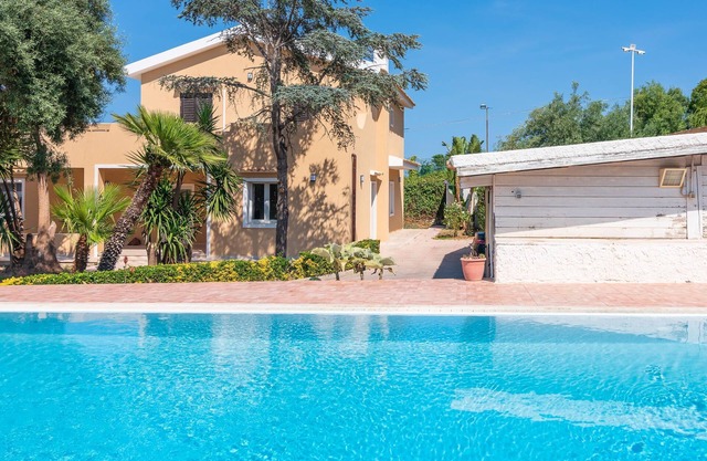 'Villa Alexandra' with Sea View, Shared Pool & Wi-Fi