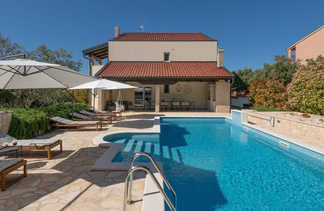 Villa Allegra Istriana in Fažana with sea view & spa