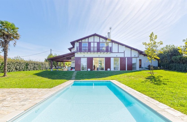 Villa Allegria, magnificent Basque house - MaisonTotale