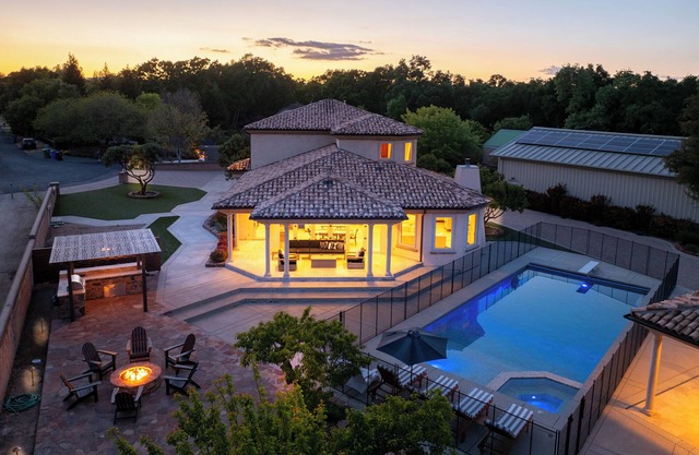 Villa Allegria-Pool/Spa Basketball, Sleeps 8!