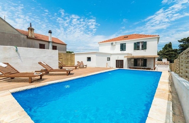 Villa Antica, rustic dalmatian house with pool