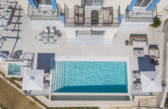 Villa Apollonia - Five Bedroom Villa, Sleeps 10