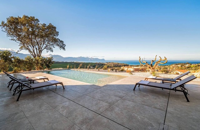 Villa Armonia: Coastal View with Private Pool