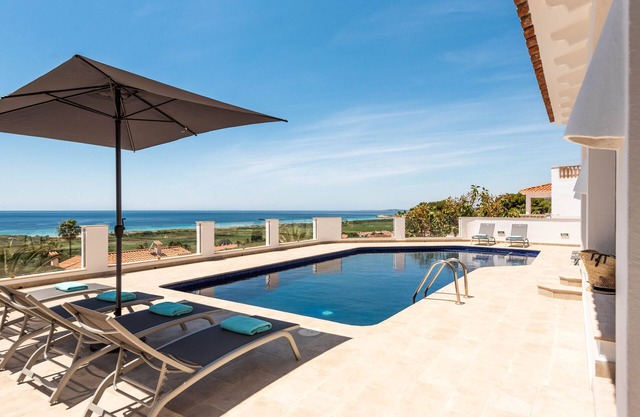 Villa 'Atalis' with Sea View, Wi-Fi and Air Conditioning