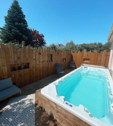 Villa avec piscine entièrement rénovée à 5min de la plage de pinia