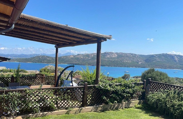 Villa 'Bellissima Villetta Vista Mare 301' with Sea View, Private Terrace and Air Conditioning