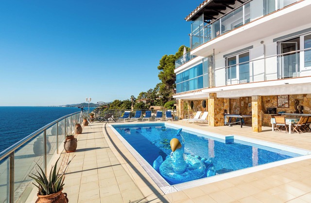 Villa Bergantin with Sea View, Pool & Wi-Fi