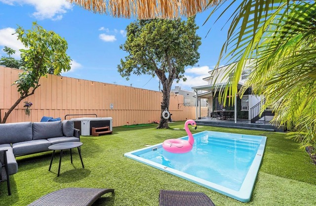 Villa Bonita | 6BR | Pool + Hot Tub