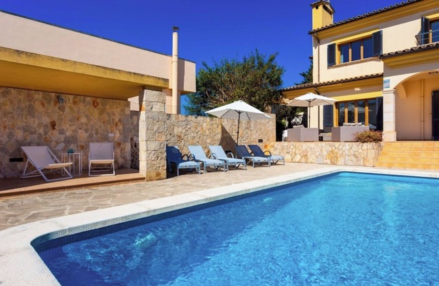 Villa 'Ca Nostra' with Private Pool, Shared Terrace and Wi-Fi