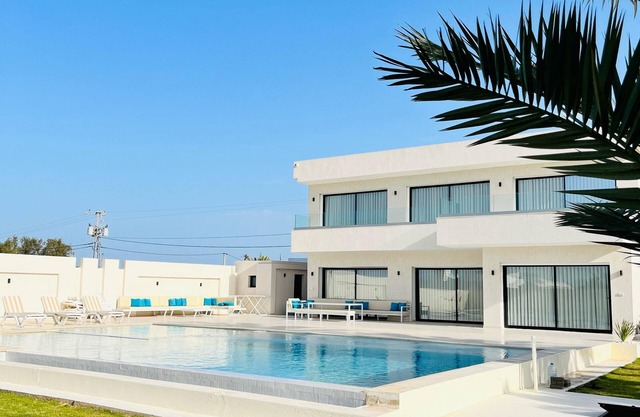 Villa Camélia djerba, not overlooked