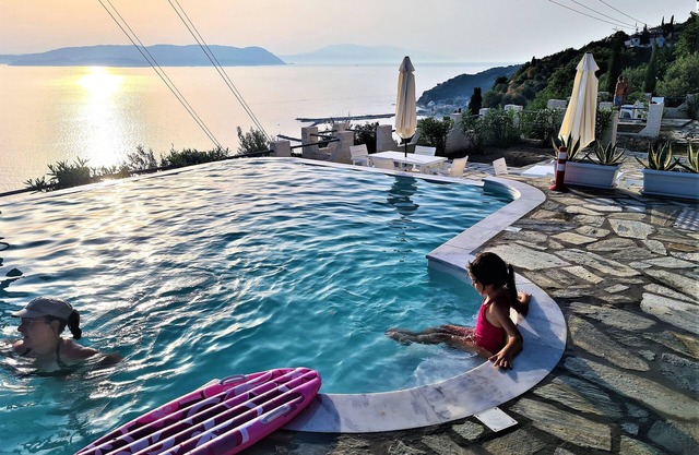 Villa CAMELIA+VERONICA -Panoramic pool- Sea access-Privileged view of the Egean.
