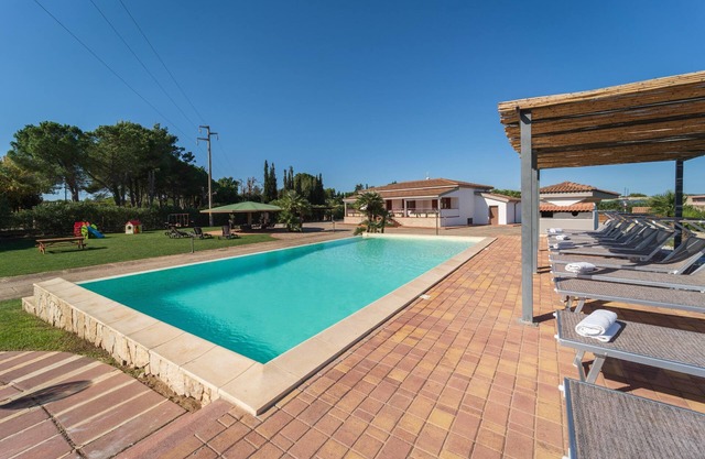 Villa Carlotta,con Piscina-barbecue,spazioso Giardino,soli 4 km Dalle Spiagge