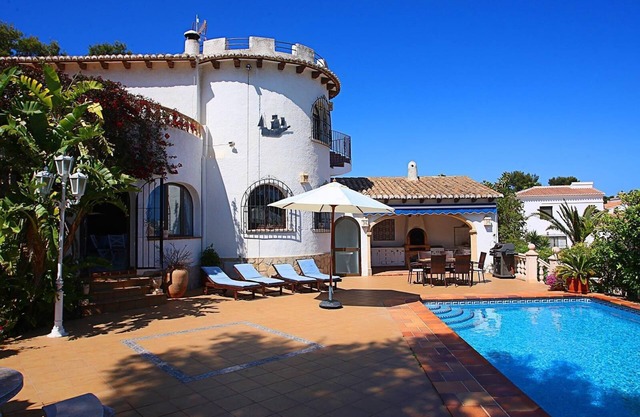 Villa 'Casa Pera' with Sea View, Pool, Wi-Fi, Garden & Terrace