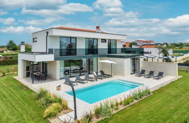 VILLA CELI* nLuxury holliday near the see in Fazana, Pula