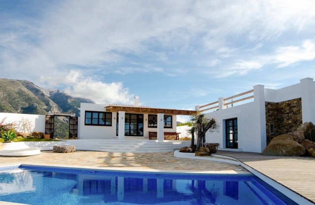 Villa Chepita - Four Bedroom Villa, Sleeps 8