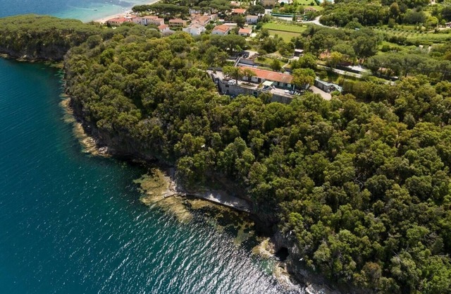 Villa Cynthia - Private Tuscan villa with beach access