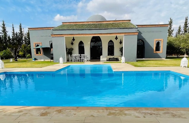 Villa DELTA, magnificient modern villa with private pool ,15 minutes from center of Marrakech