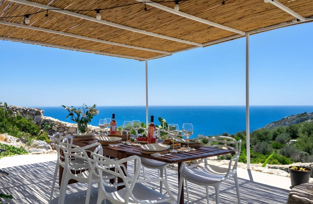 Villa 'Dimora Del Soffio - Salentoltremare' with Sea View, Wi-Fi and Air Conditioning