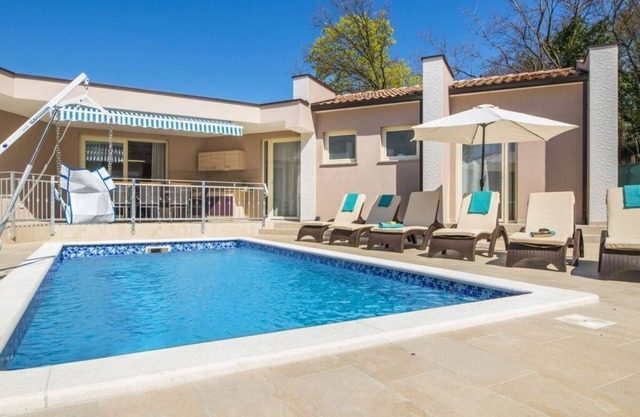 Villa Dina Comfortable holiday residence