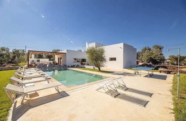 Villa Esteva: A bright and sunny villa in a quiet position, surrounded by the Apulian countryside, with Free WI-FI.