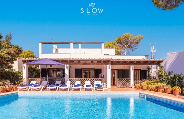 Villa Ewa, modern holiday house with pool, BBQ and partial sea views in Cala Pi
