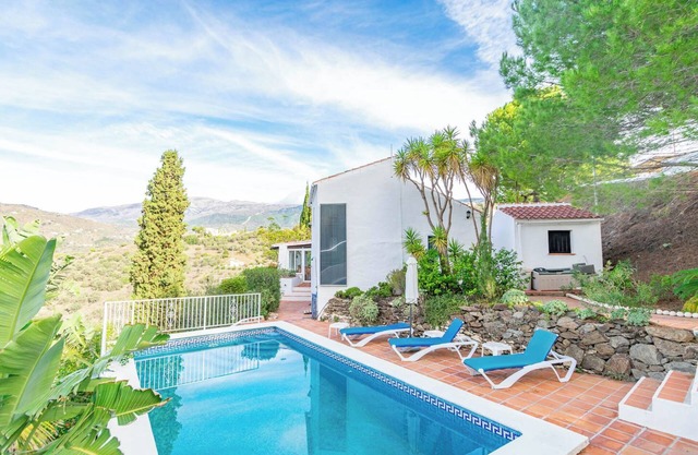 Villa 'Finca Rosalia' with Mountain Views, Private Pool and Wi-Fi