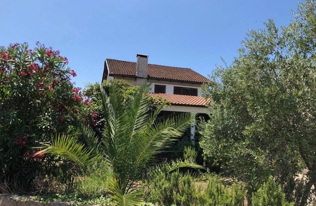 Villa/finca with beautiful terrace & large garden, 5 minutes to the beach, Dalmatia