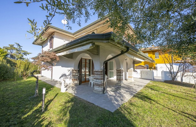 Villa Fiorita - Apt 1 - Violetta, Sirmione, Italy