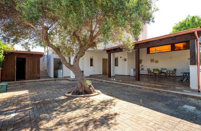 Villa 'Flower House In Carisciola' with sea view, private terrace and air conditioning