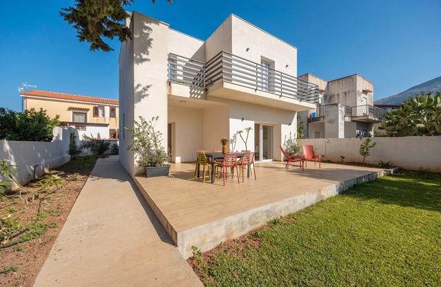Villa 'Francesca - Beach and Airport' with Private Terrace, Wi-Fi and Air Conditioning