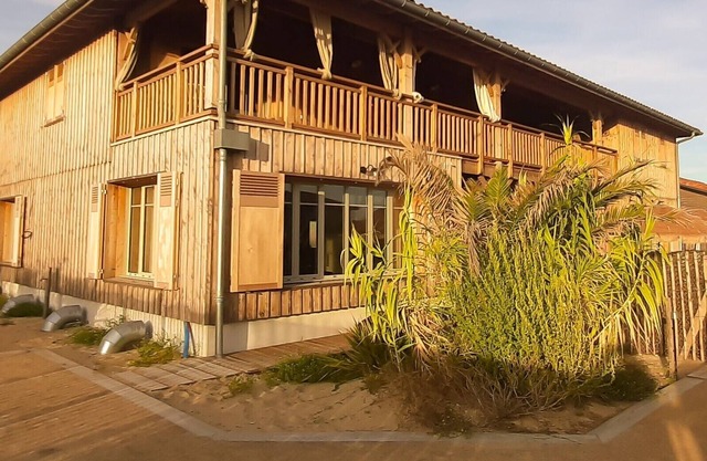 Villa Helemana| Heated pool with whirlpool+ Petanque court| Beach at 100m| 14ppl