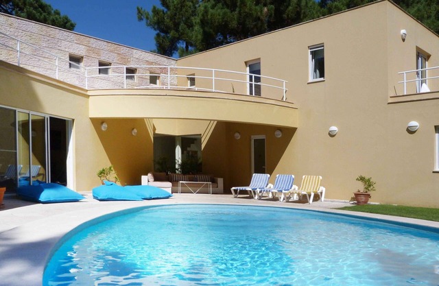 Villa in a golf resort near the beach and lisbon