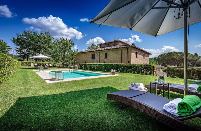 Villa in Fabbrica with 5 bedrooms sleeps 12