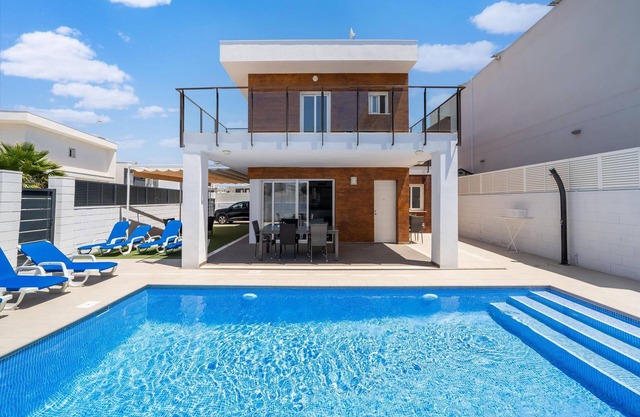 Villa in Gran Alacant near Carabassi Beach